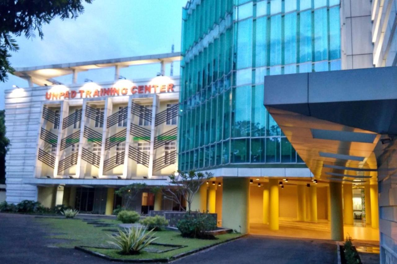 Utc Dago Hotel Бандунг Екстер'єр фото